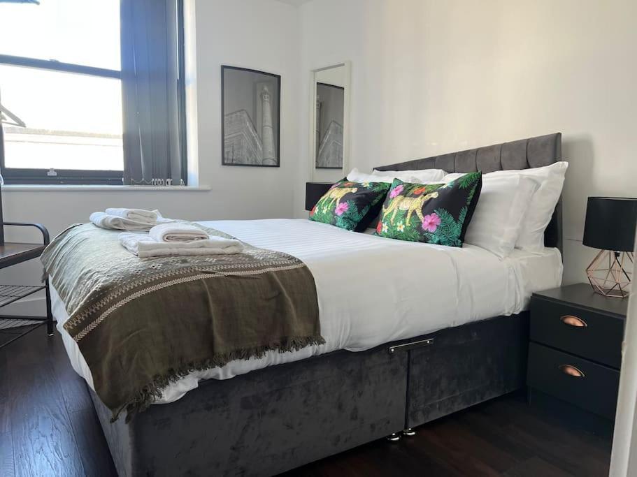Mathew Street 1 Bed Apt Sleeps 6 리버풀 외부 사진