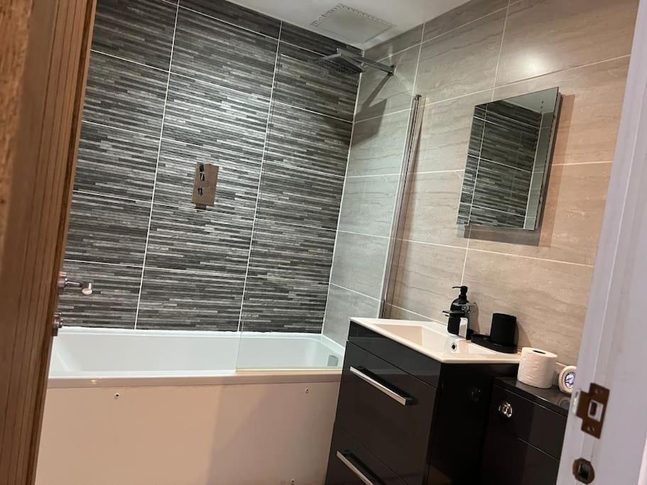 Mathew Street 1 Bed Apt Sleeps 6 리버풀 외부 사진