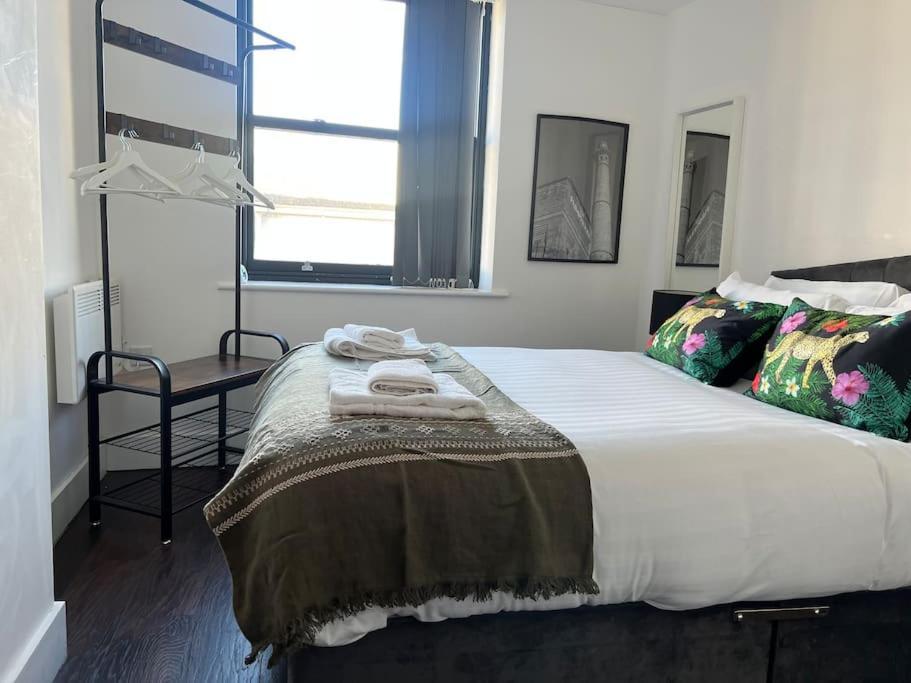 Mathew Street 1 Bed Apt Sleeps 6 리버풀 외부 사진